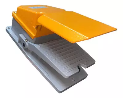 Pedaleira Metalica C/ Capa De Proteção Na/nf  C2s-900697301
